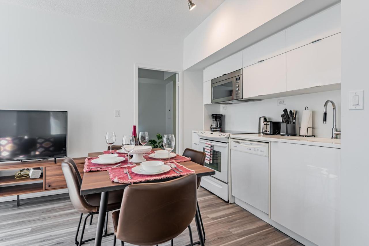 Leckie Luxurious Suites 토론토 외부 사진