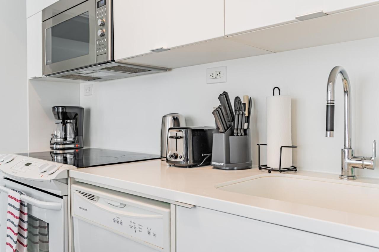 Leckie Luxurious Suites 토론토 외부 사진