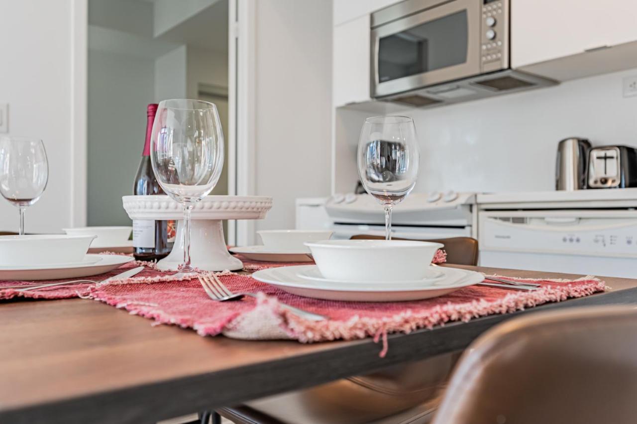Leckie Luxurious Suites 토론토 외부 사진