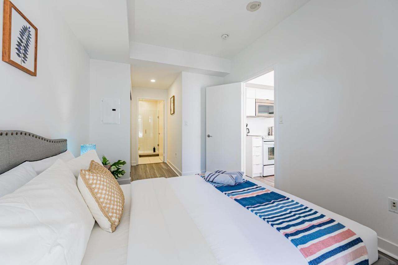 Leckie Luxurious Suites 토론토 외부 사진